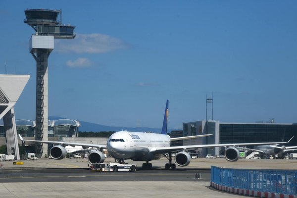 Discover the Top UK Destinations for Tourists to Enjoy Celtic-Inspired Stone Carving Workshops